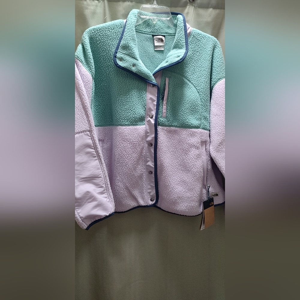 Women's The North Face plus size Cragmont jacket.